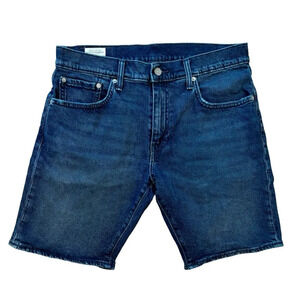 Levi’s Women’s Mid-Thigh Premium Shorts Dark Wash Stretch Size 32